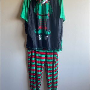 Elf Selfie Christmas Pajama set! XXL